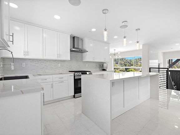 4th image of 4333 N Portola Ave