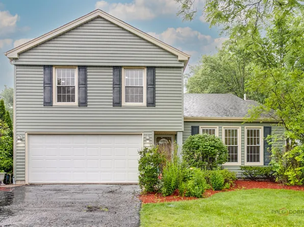 715 N Juneway Ave, Deerfield, IL 60015