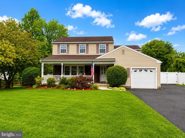 1826 Roan Dr, Warrington, PA 18976