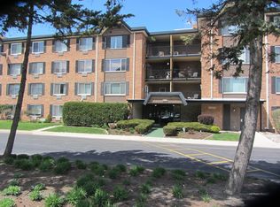 1206 S New Wilke Rd APT 303, Arlington Heights, IL 60005