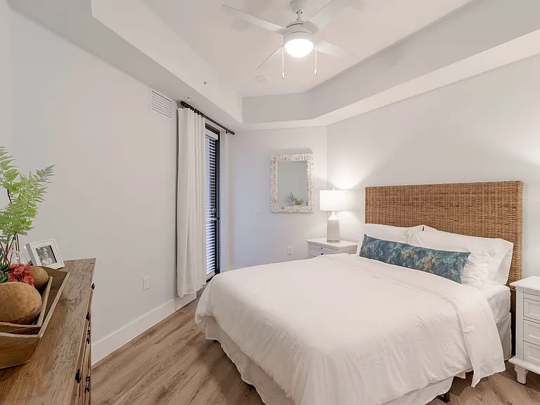 Bimini Square Apartments — Photo 11
