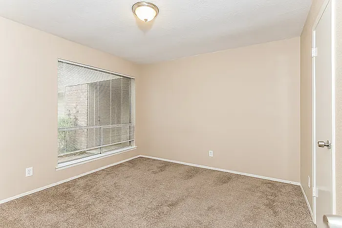 2811 Mayflower Landing Ct — Photo 12