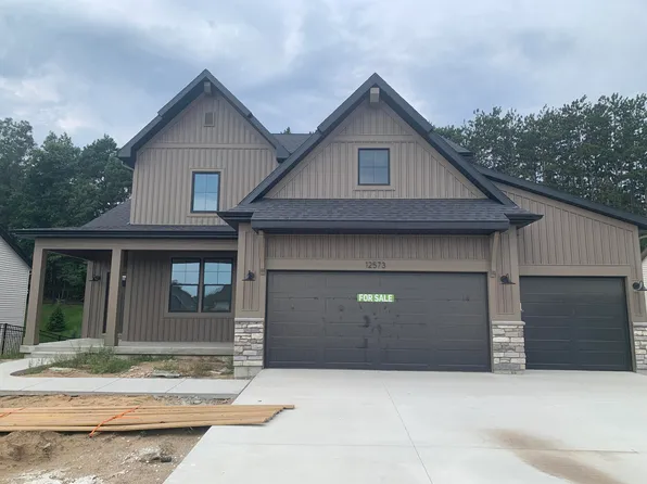12573 Riverton Rd, Grand Haven, MI 49417