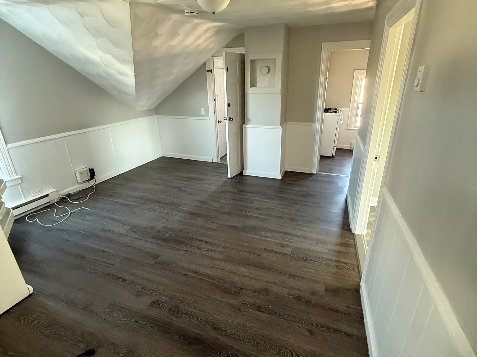 3 bed, 1200 sqft, $1,800 — Photo 2