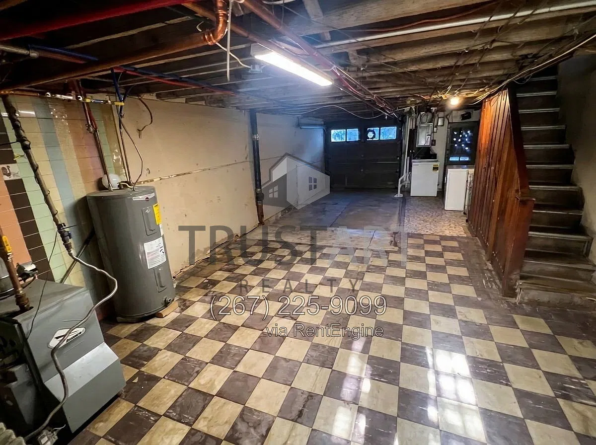 3 bed, 1.0 bath, $1,300 — Photo 4