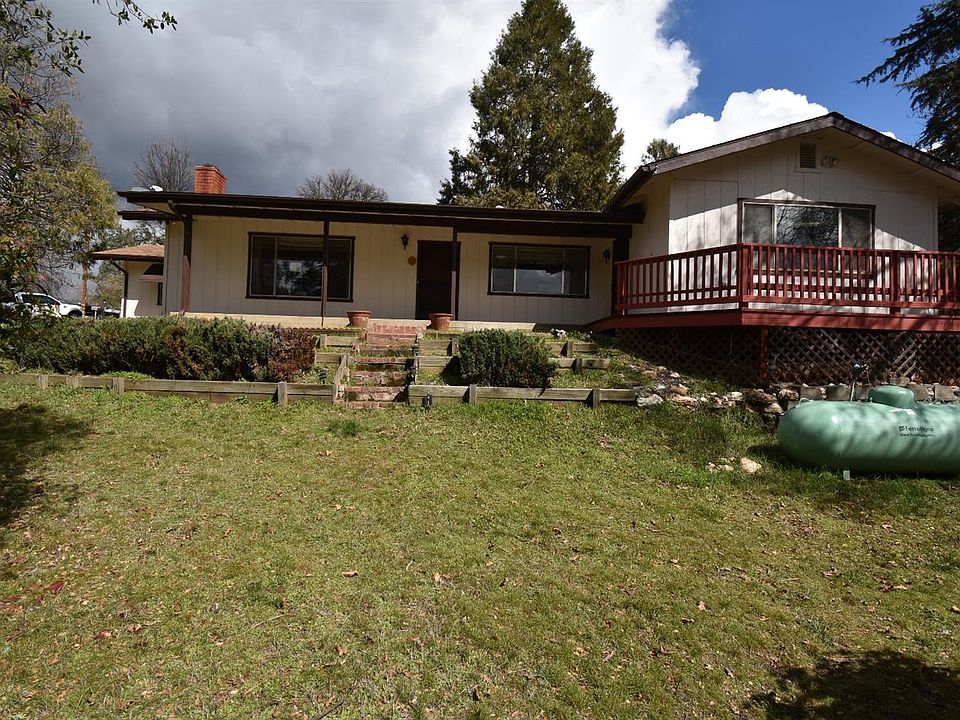 1st image of 49616 Pierce Dr