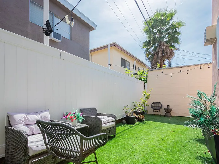 1236 N Ogden Dr — Photo 17