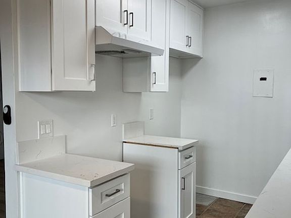 4th image of 306 E Hyde Park Blvd APT 2