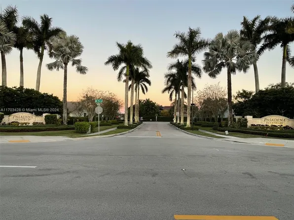 19451 NW 8th St, Hollywood, FL 33029