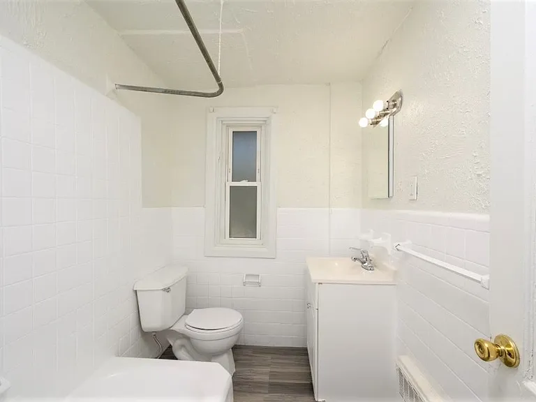 Penzel Manor Apartments — Photo 19