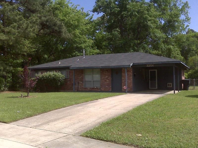 1st image of 3201 Valley View Dr
