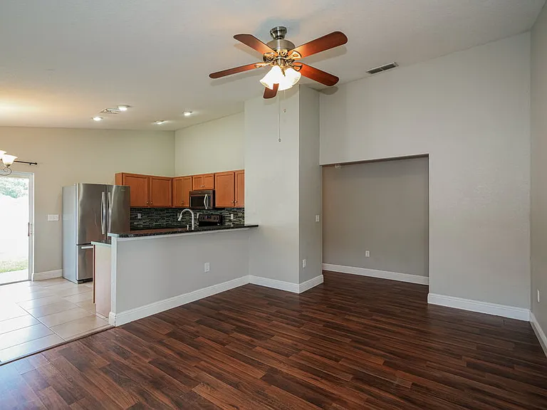5062 Belmont Park Ln — Photo 4