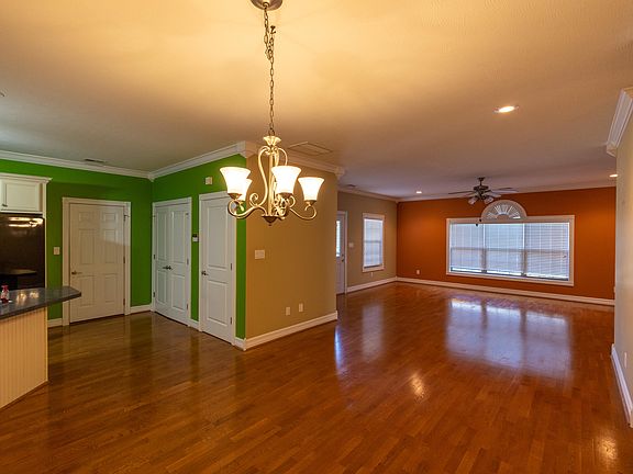 4th image of 115 Nicklaus Dr