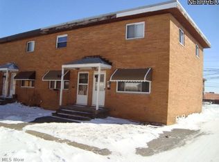 16234 Edgewood Ct, Maple Heights, OH 44137