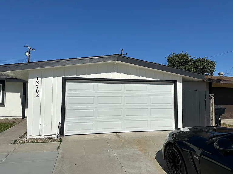 13702 Dawson St — Photo 1