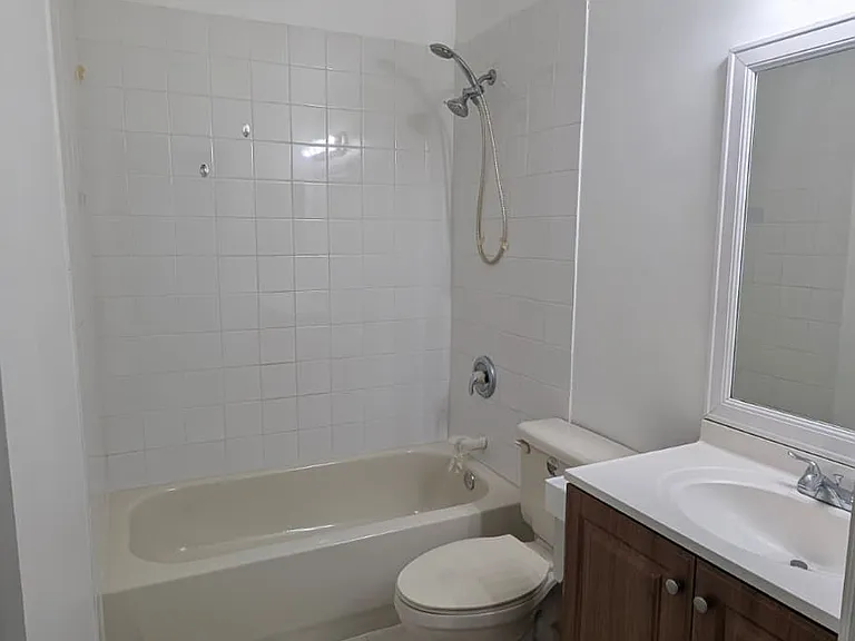 Upstairs full bath