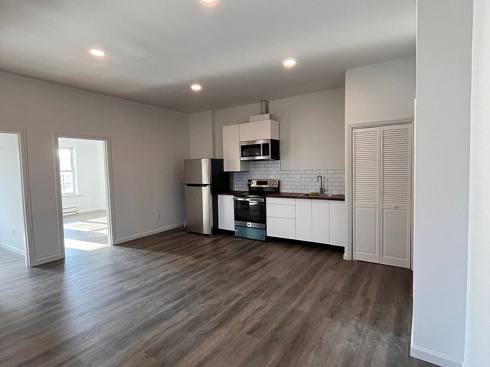 1st image of 258 Washington St #3