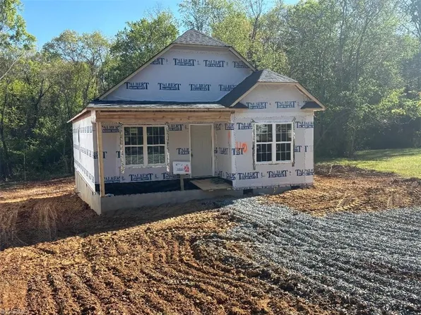 110 Taft St, Mayodan, NC 27027
