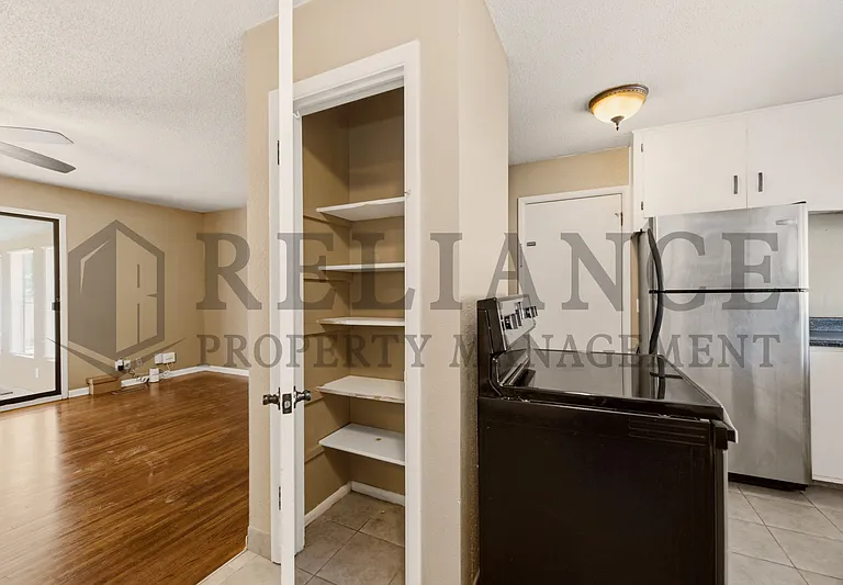 2103 W Columbine Ln — Photo 26