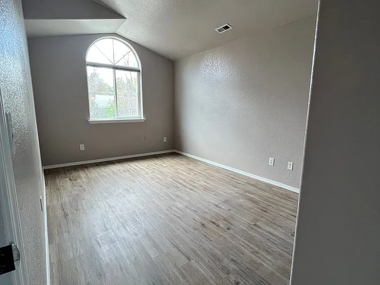 1837 Lexington Ave — Photo 5