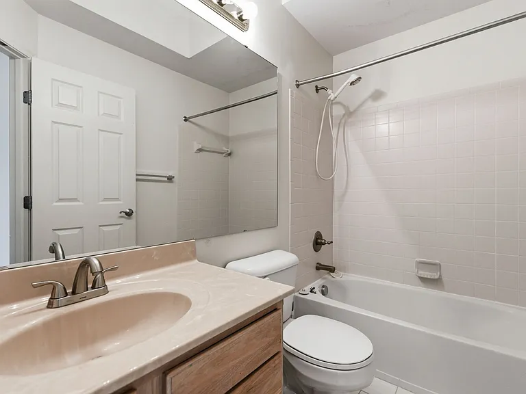 323 Skyview Ct — Photo 21