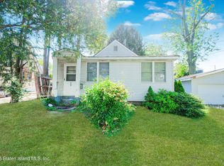 249 Lindenwood Rd, Staten Island, NY 10308