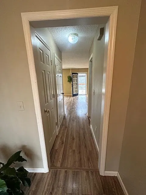 4 bed, 2728 sqft, $2,550 — Photo 4