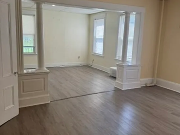 23 Lancaster St, Worcester, MA 01609