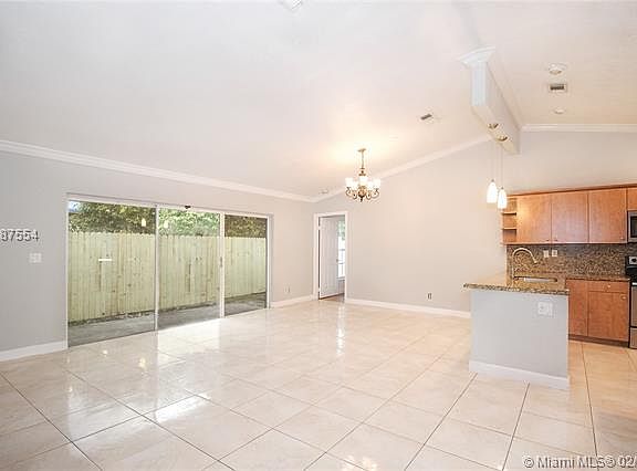4th image of 6011 Woodland Point Dr