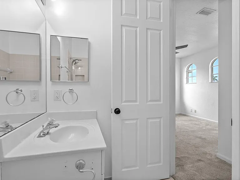 1831 Waldorf Dr — Photo 63