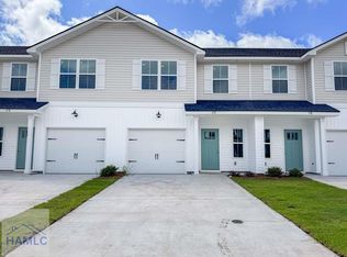 25 Beaumont Dr, Hinesville, GA 31313