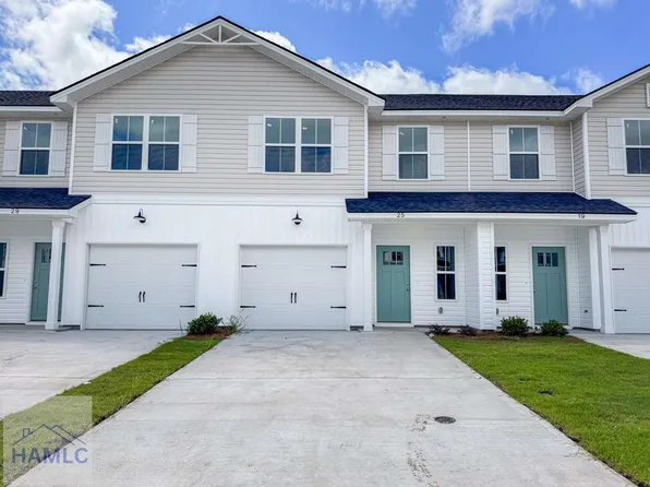 25 Beaumont Dr, Hinesville, GA 31313