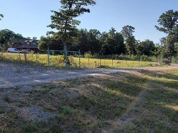 4th image of 2750 Damann Ln