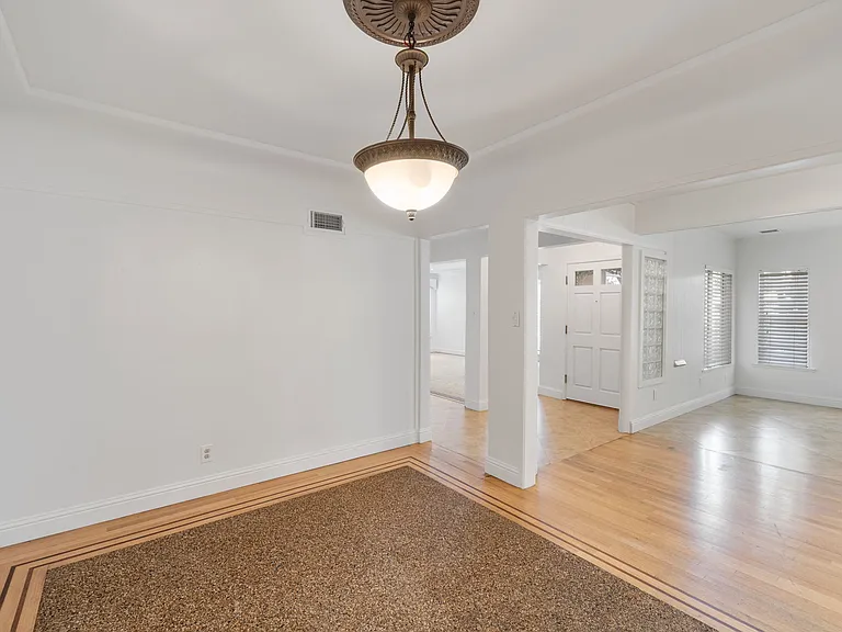1427 N Arthur Ave — Photo 8