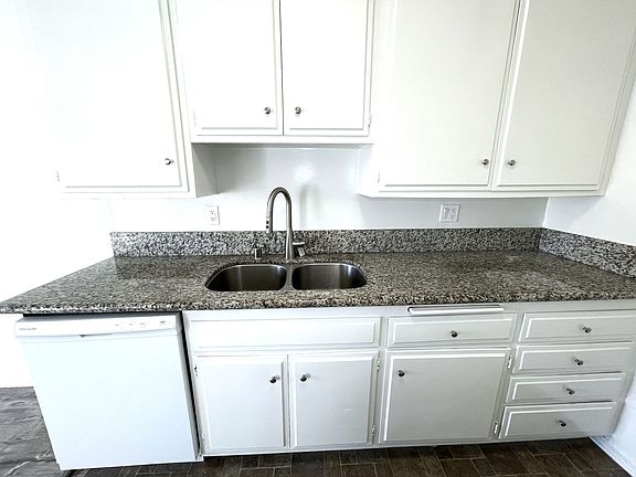 5th image of 11771 National Blvd #2