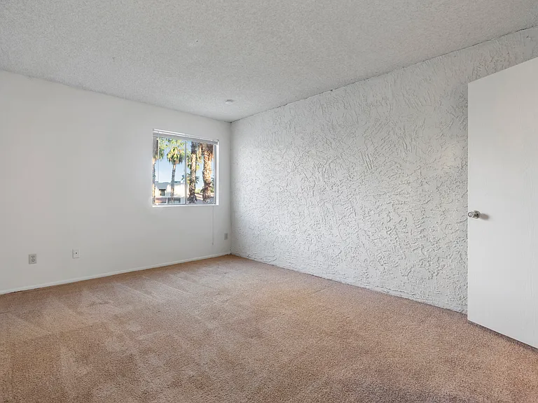 Townhomes on the Park Apartment Homes — Photo 27