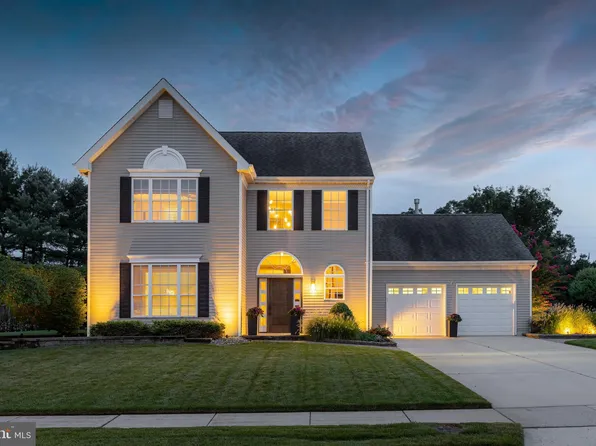 304 Pickwick Dr, Williamstown, NJ 08094