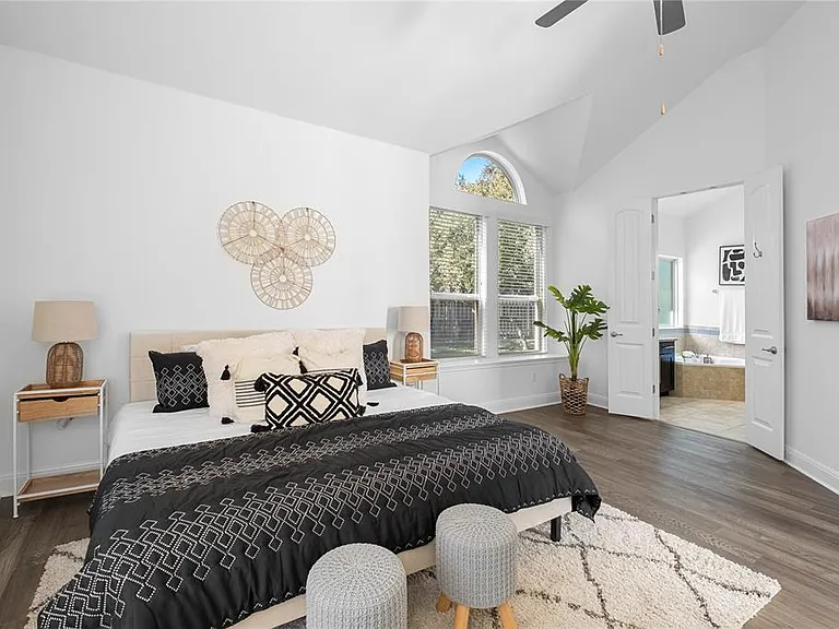15201 Joseph Dr — Photo 17