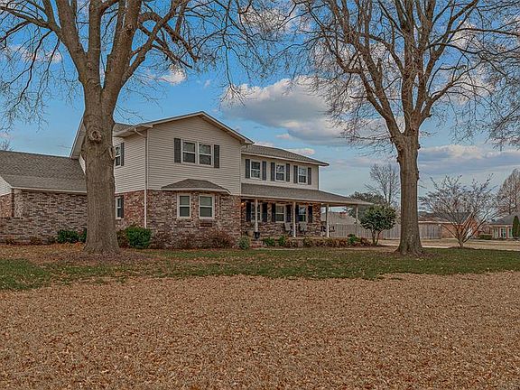 3rd image of 1814 Allison St