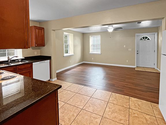4th image of 4809 Thrush St #4809