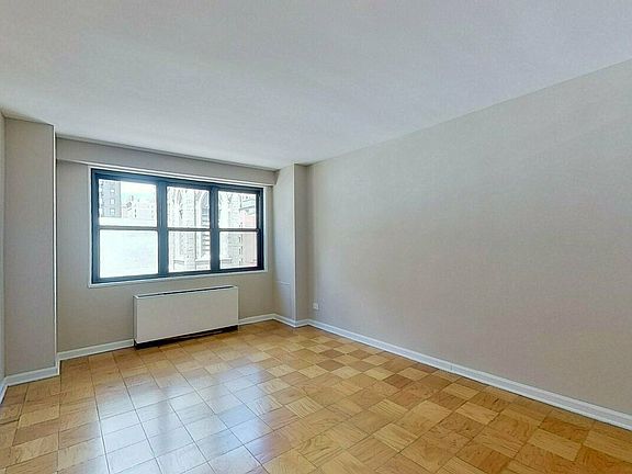 3rd image of 160 E 88th St APT 9G