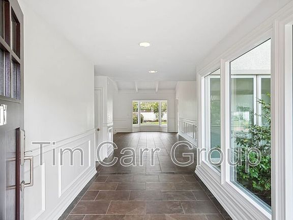 3rd image of 17 Pinehurst Ln