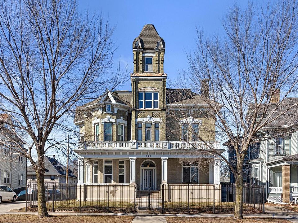 1st image of 920 Main STREET