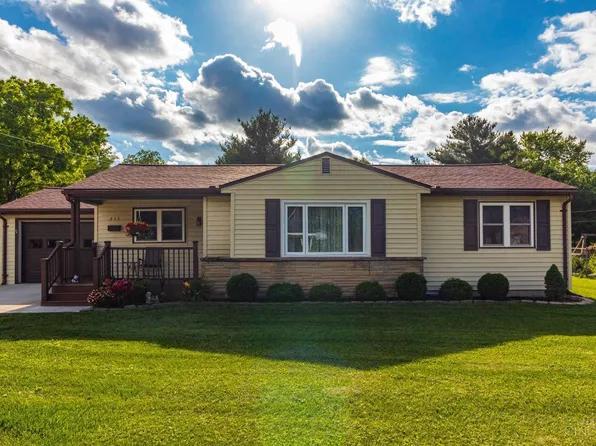 215 High St, Peebles, OH 45660