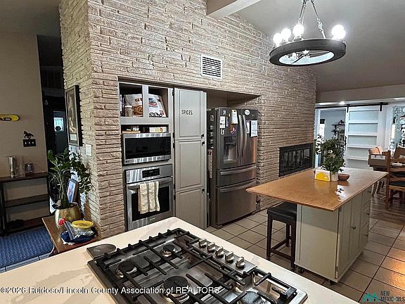 3rd image of 108 Horton Cir