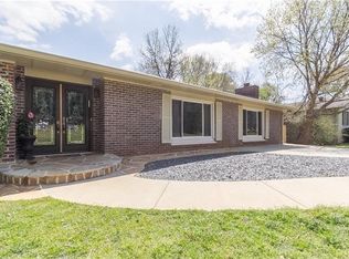 310 E Crossville Rd, Roswell, GA 30075