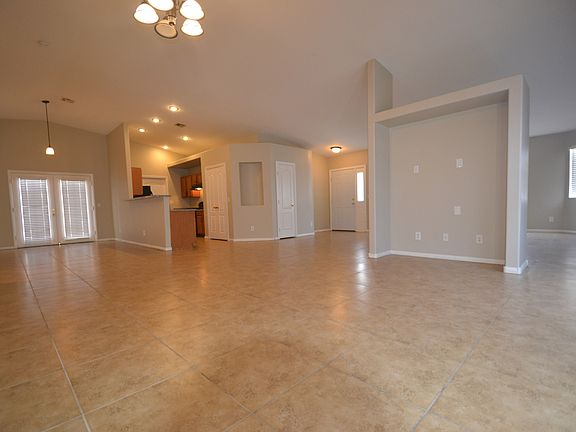 4th image of 327 Mulberry Glen Dr