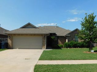 10637 SW 35th St, Yukon, OK 73099
