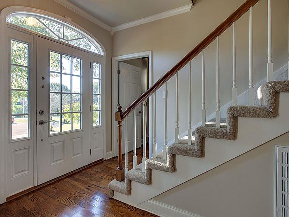 4th image of 144 Lucinda Ct