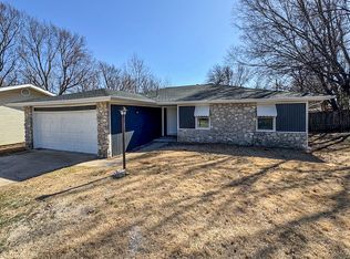 1638 W Berkeley St, Springfield, MO 65807
